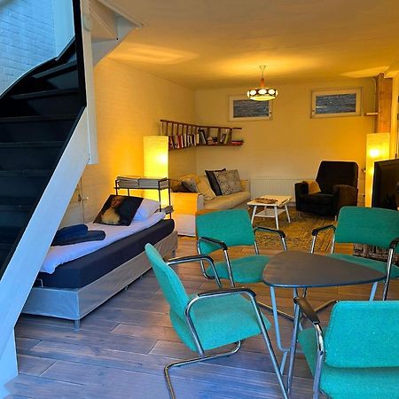 Gastenverblijf Door De Poort Tilburg Ngoại thất bức ảnh
