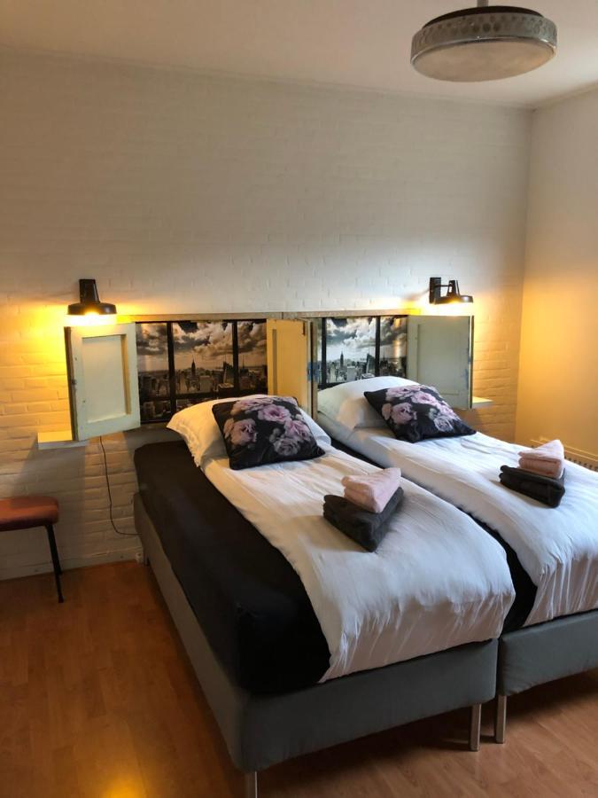 Gastenverblijf Door De Poort Tilburg Ngoại thất bức ảnh